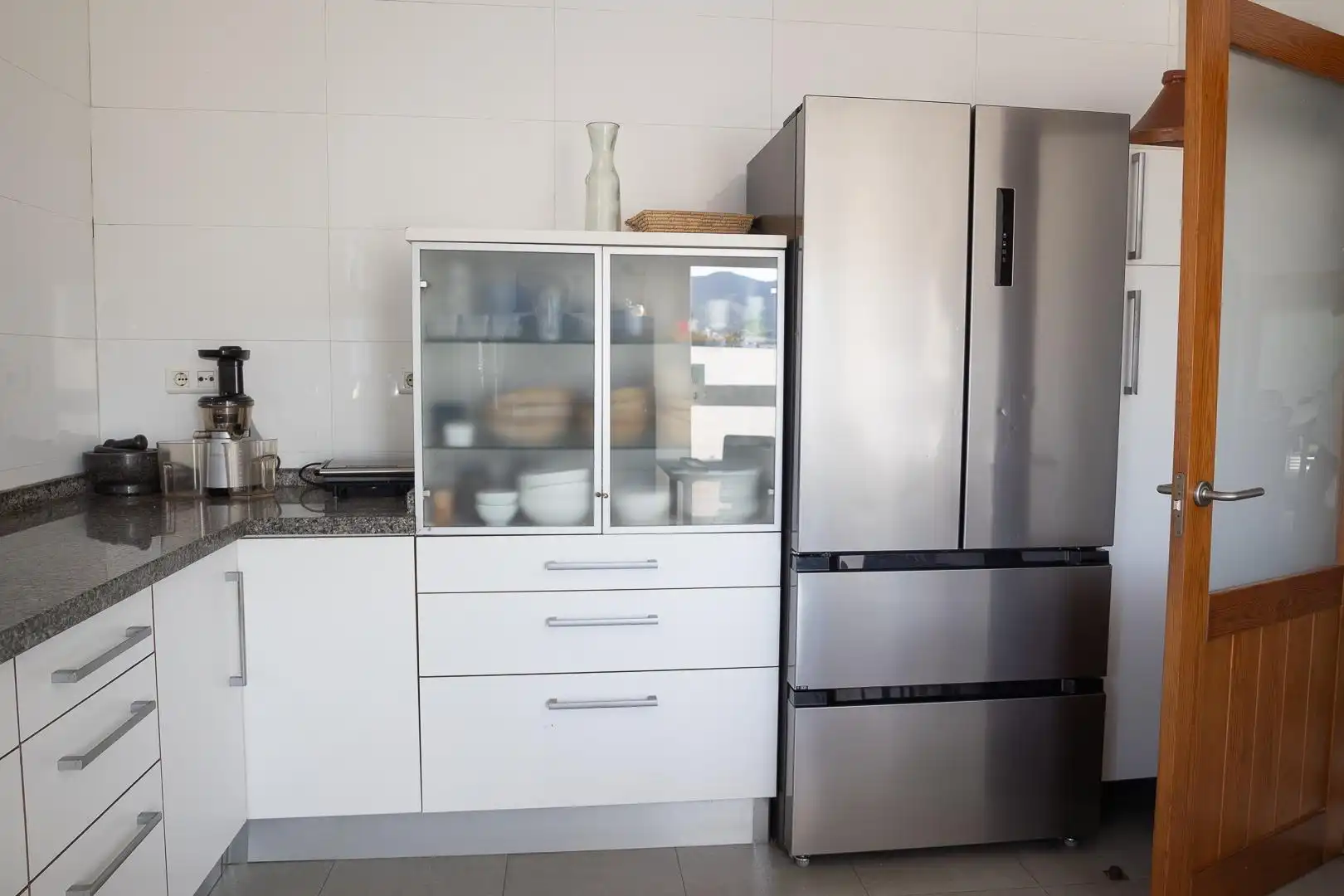 Cuina de Casa o xalet en venda en Rincón de la Victoria amb Aire condicionat, Jardí privat i Terrassa