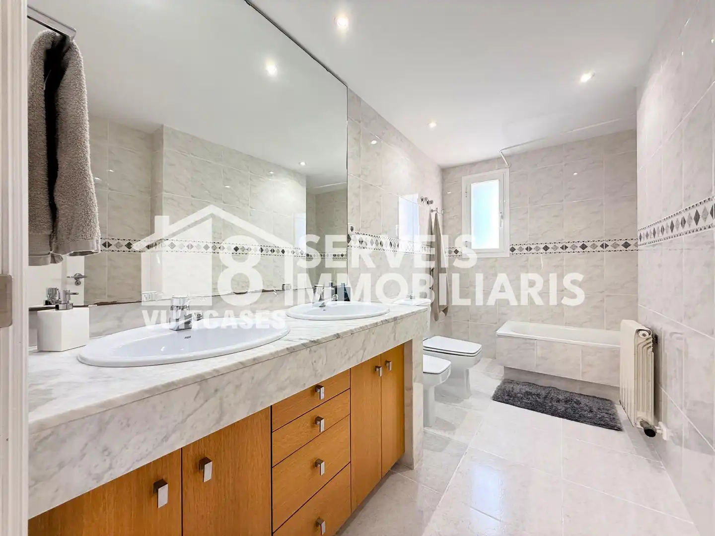 Bathroom of Houses for sale in El Masnou  with Heating, Private garden and Terrace