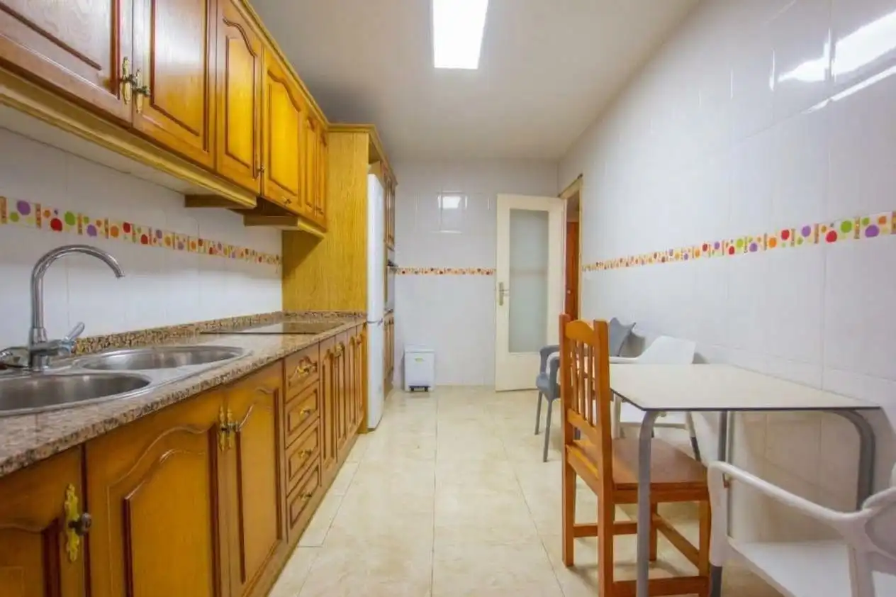 Kitchen of Flat for sale in Casco Antiguo
