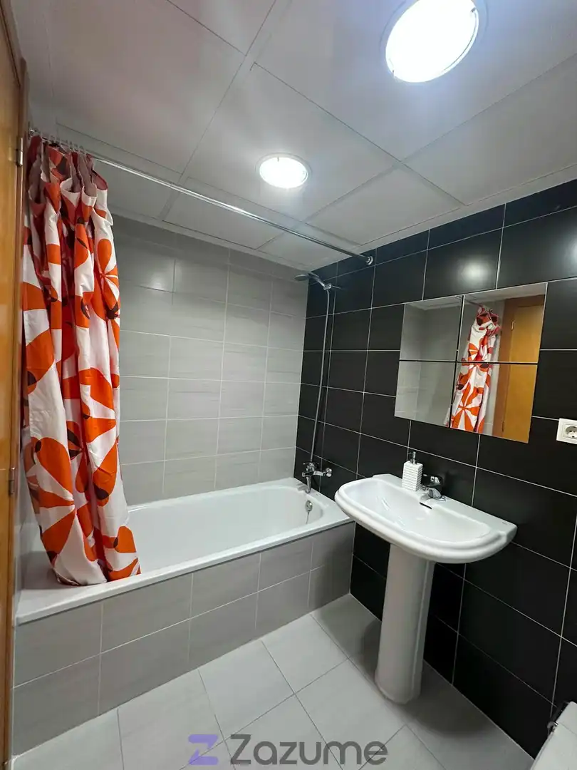 Bathroom of Flat for rent in Murcia  with Air Conditioner, Private garden and Swimming Pool