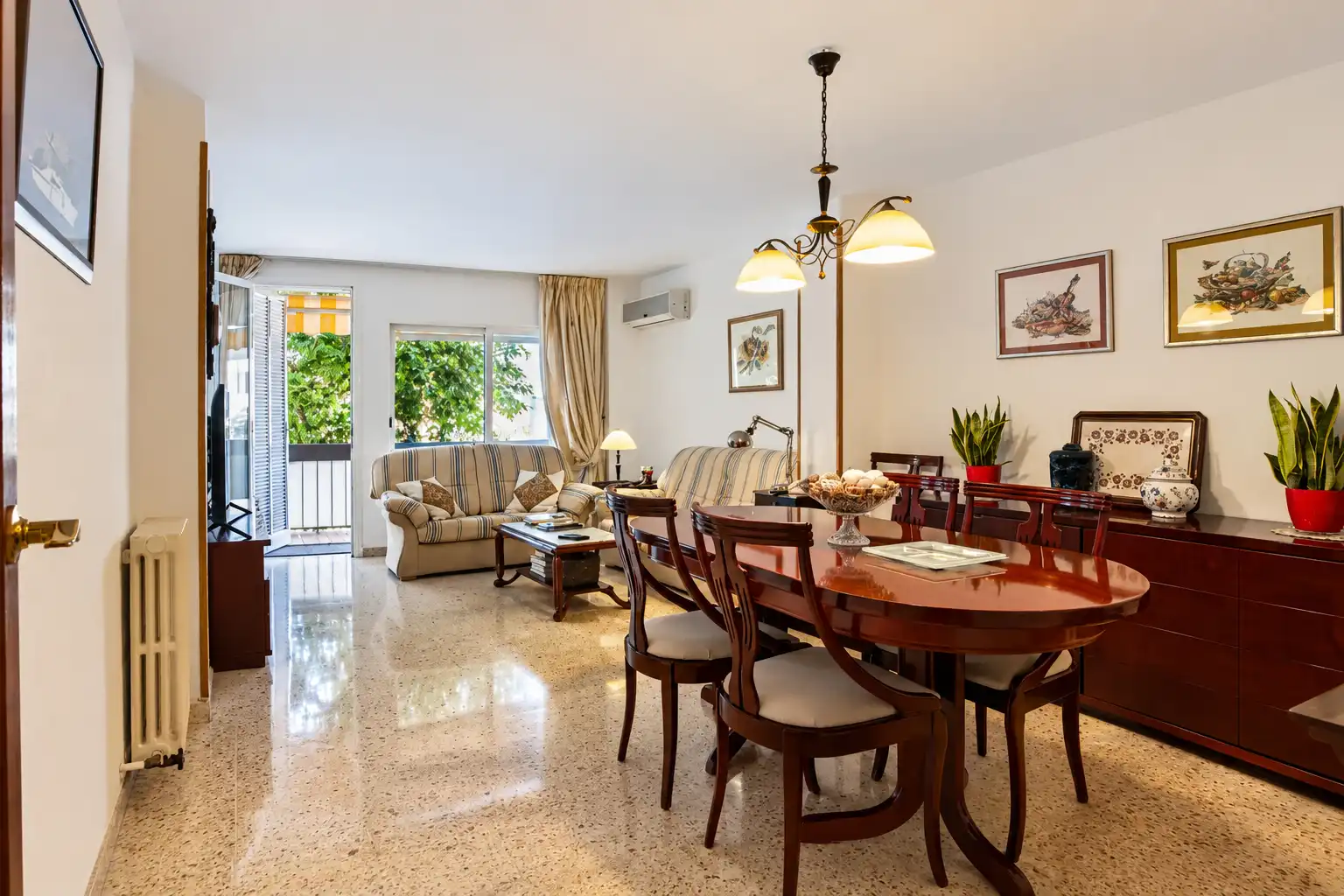 Flat with terrace for sale in Ponent