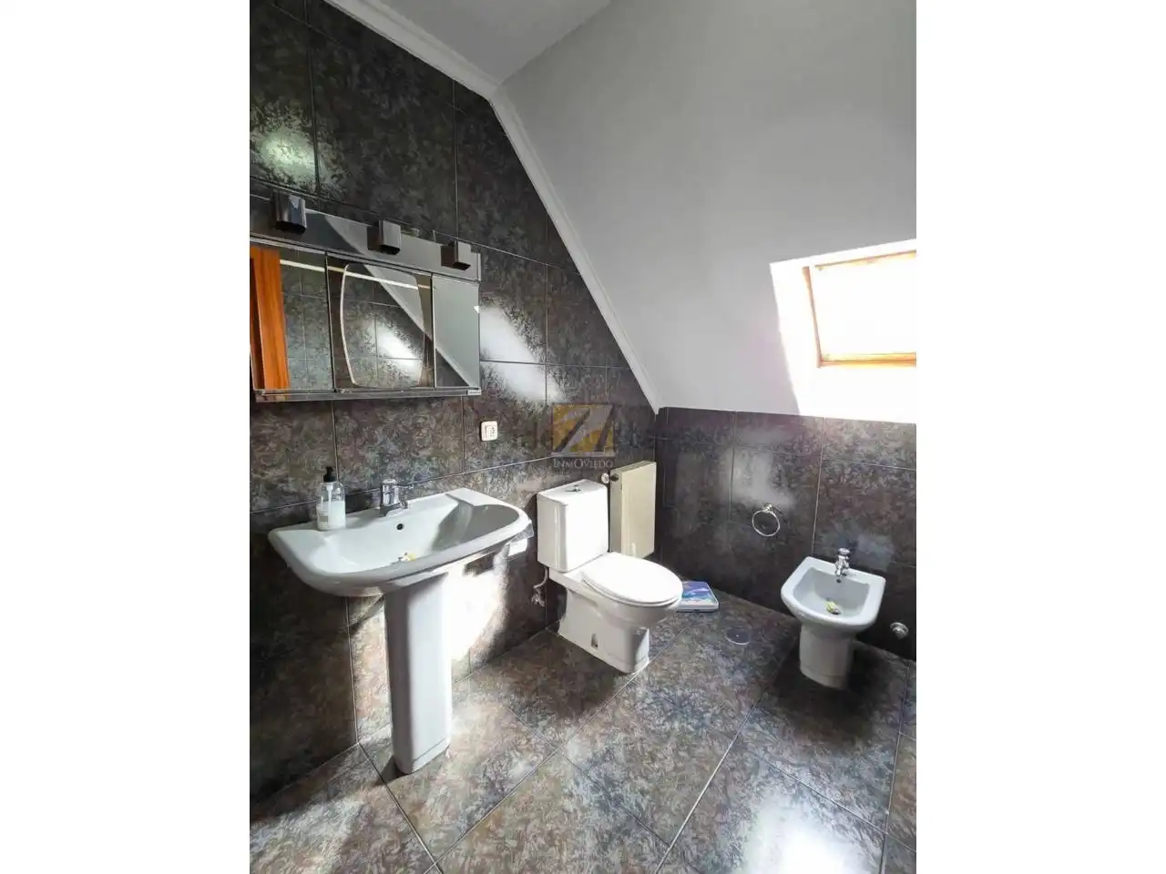 Baño de Dúplex en venta en Oviedo  con Calefacción, Parquet y Terraza