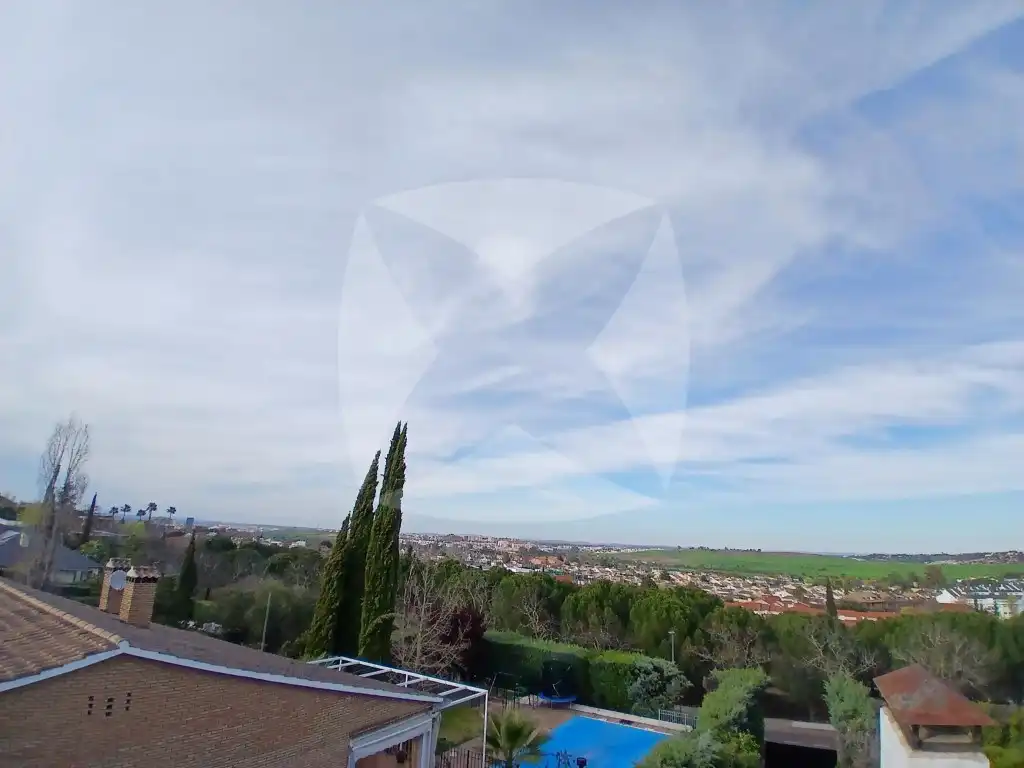 Casa o xalet en venda en Badajoz amb Aire condicionat, Jardí privat i Terrassa