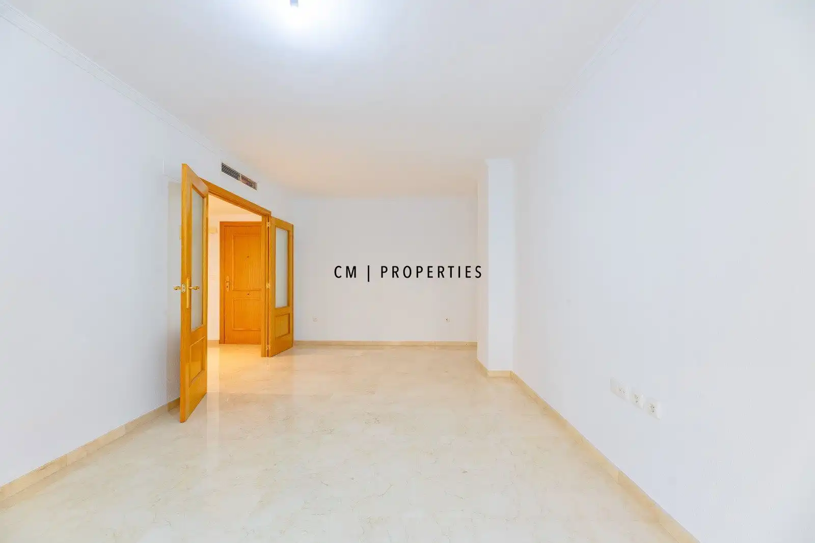 Bedroom of Flat for rent in Valencia  with Air Conditioner, Heating and Terrace