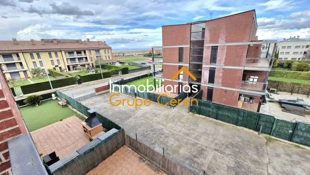 Dúplex en venda a Cirueña