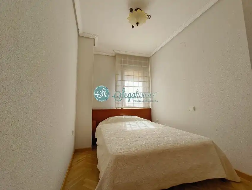 Habitación de Piso de alquiler en Segovia con Calefacción, Parquet y Terraza
