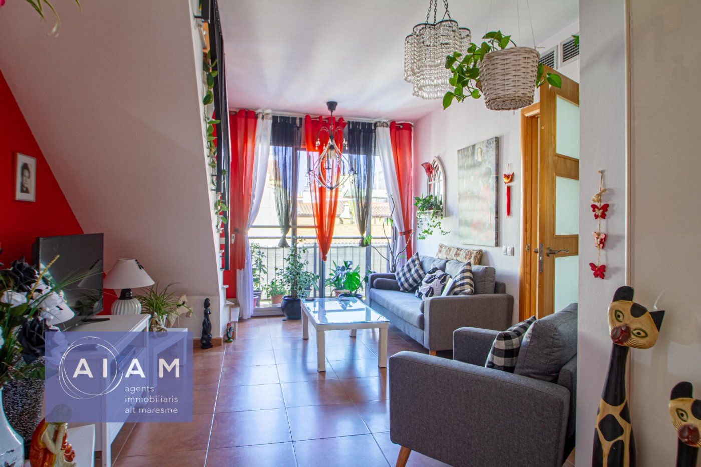 Sala d'estar de Dúplex en venda en Pineda de Mar amb Calefacció, Terrassa i Balcó