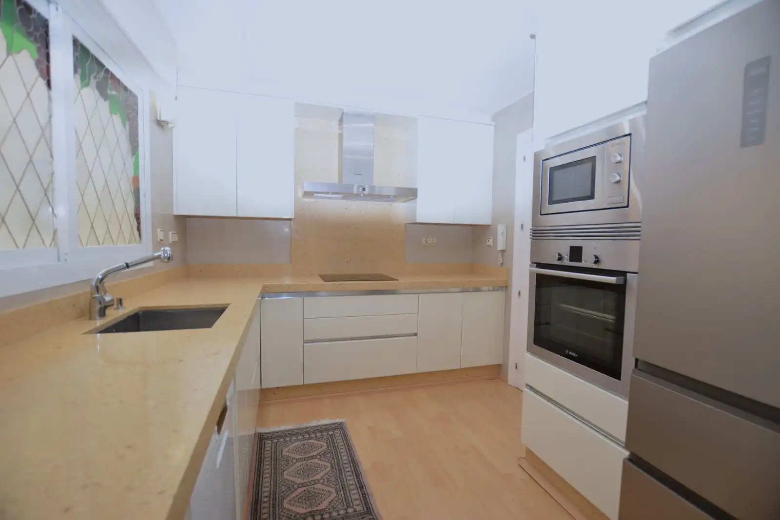 Cocina de Apartamento en venta en Marbella con Terraza, Trastero y Amueblado