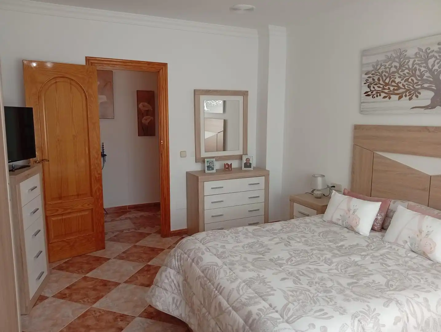 Casa adosada en venda a Cortes - Huertas