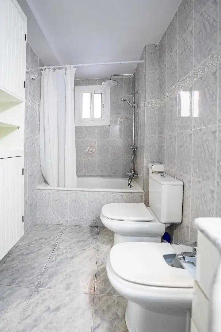 Baño de Piso en venta en Tarragona con Parquet, Terraza y Amueblado