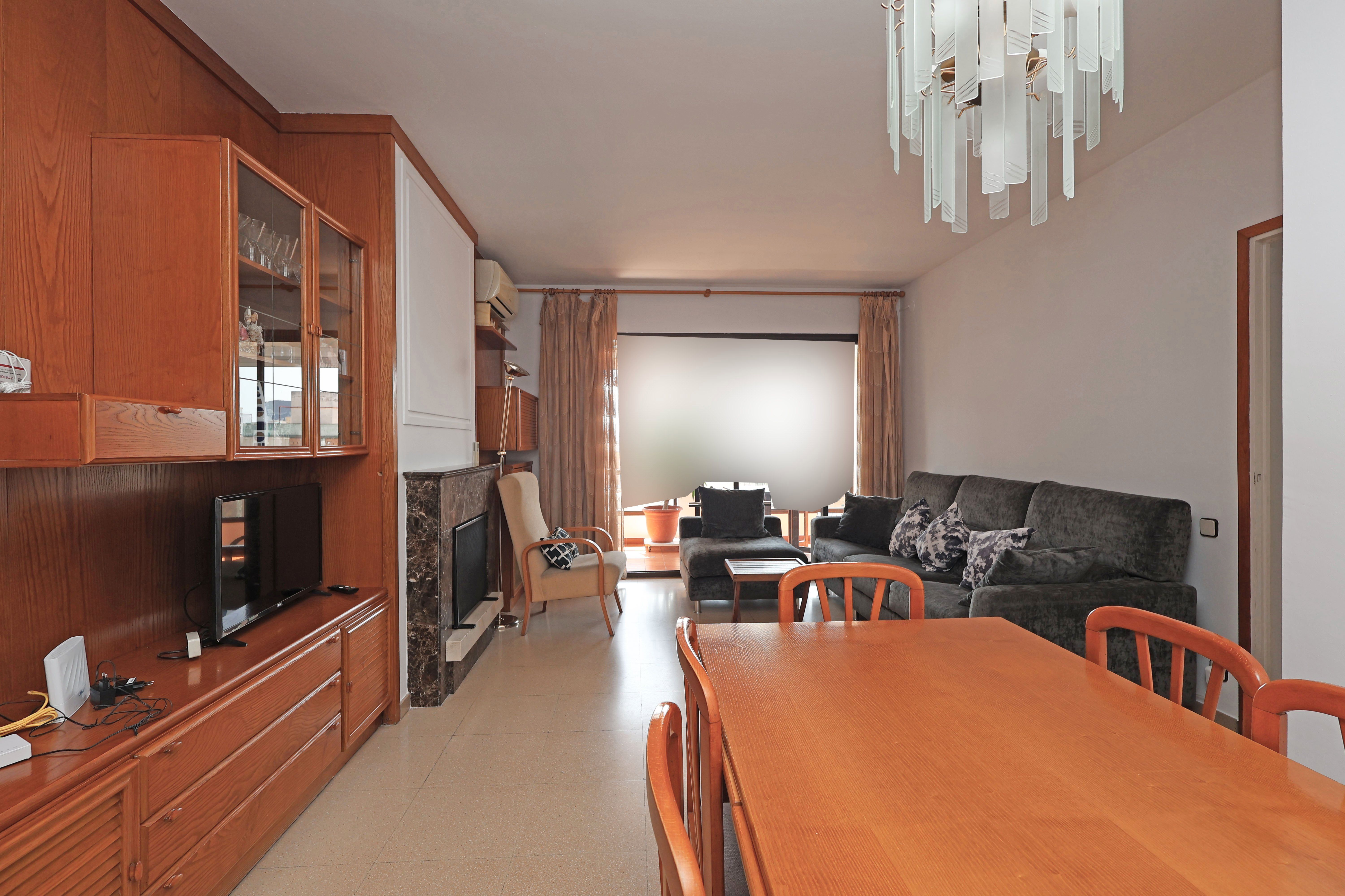 Living room of Flat for sale in L'Hospitalet de Llobregat  with Heating and Balcony