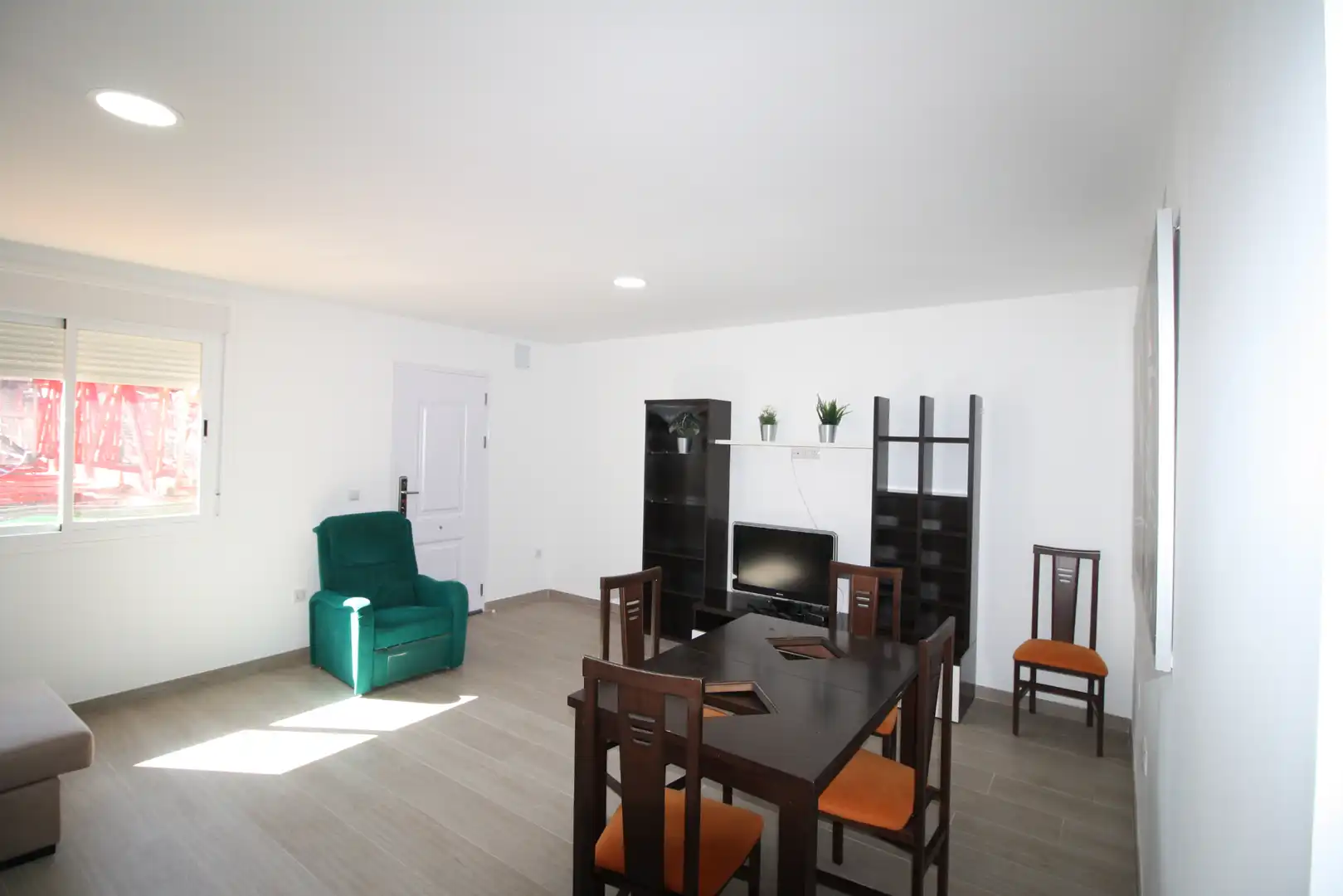 Sala de estar de Apartamento de alquiler en Valdetorres de Jarama con Aire acondicionado, Calefacción y Jardín privado