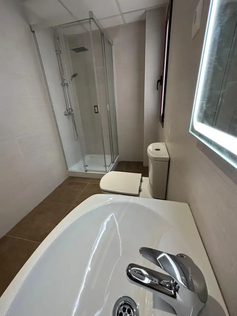 Badezimmer von Wohnungen zur Miete in Málaga mit Klimaanlage, Terrasse und Balkon