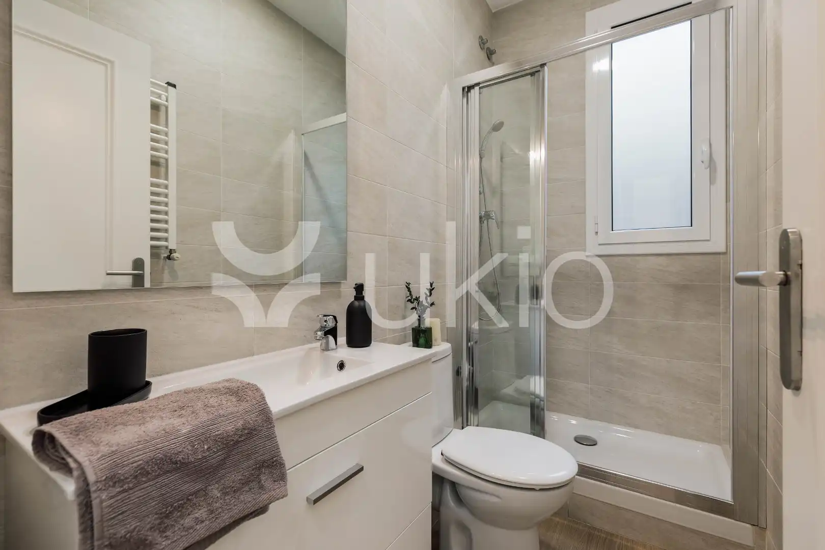 Bathroom of Apartments for rent in Barcelona  with Air Conditioner, Heating and Furnished