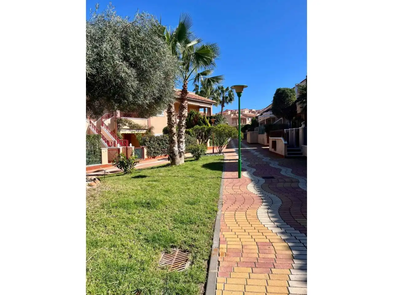 Vista exterior de Apartament en venda en Santa Pola amb Piscina comunitària