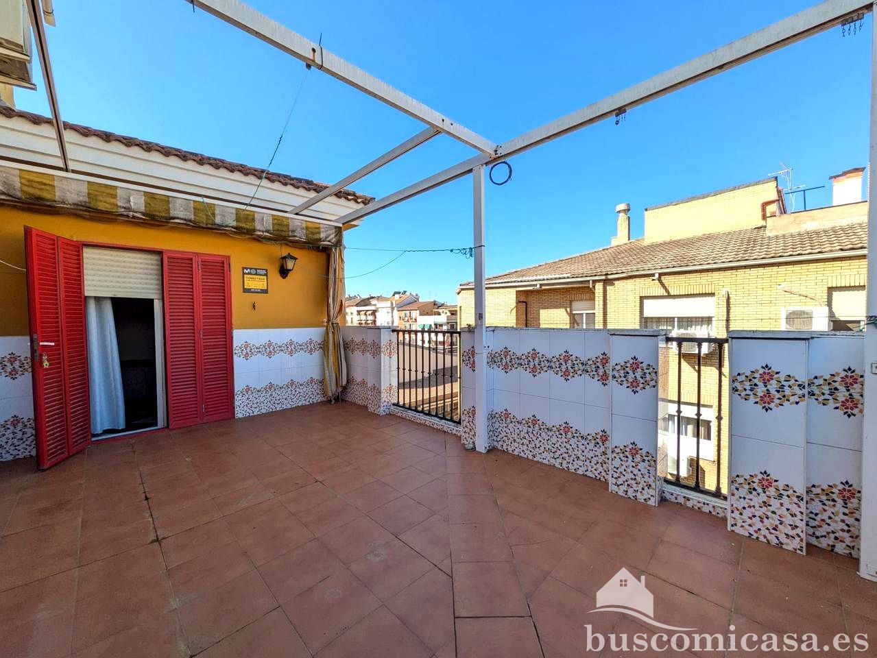 Vista exterior de Ático en venta en Linares con Aire acondicionado, Terraza y Trastero