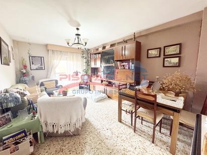 Living room of Flat for sale in Parla  with Heating, Terrace and Storage room