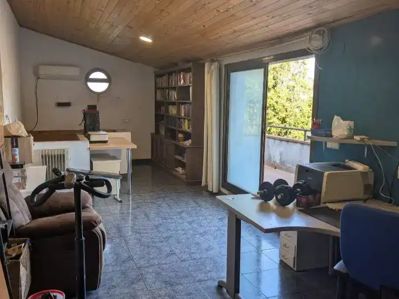 Sala d'estar de Casa o xalet en venda en La Roca del Vallès amb Jardí privat i Traster