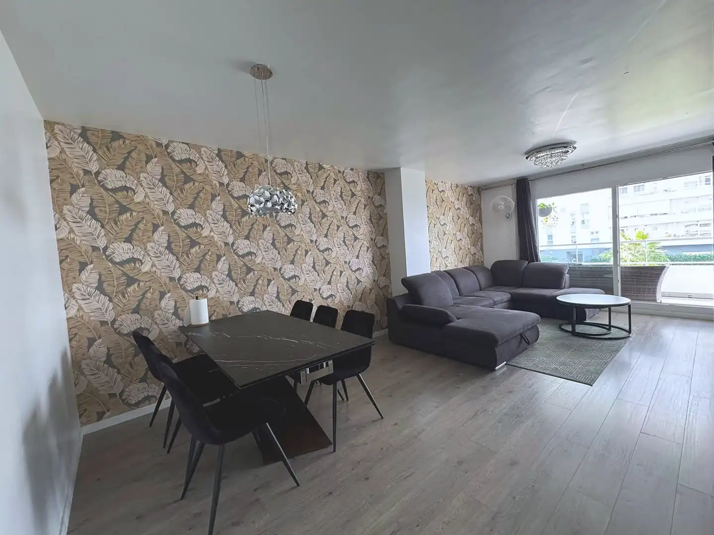 Sala d'estar de Pis de lloguer en Valencia amb Aire condicionat, Moblat i Forn
