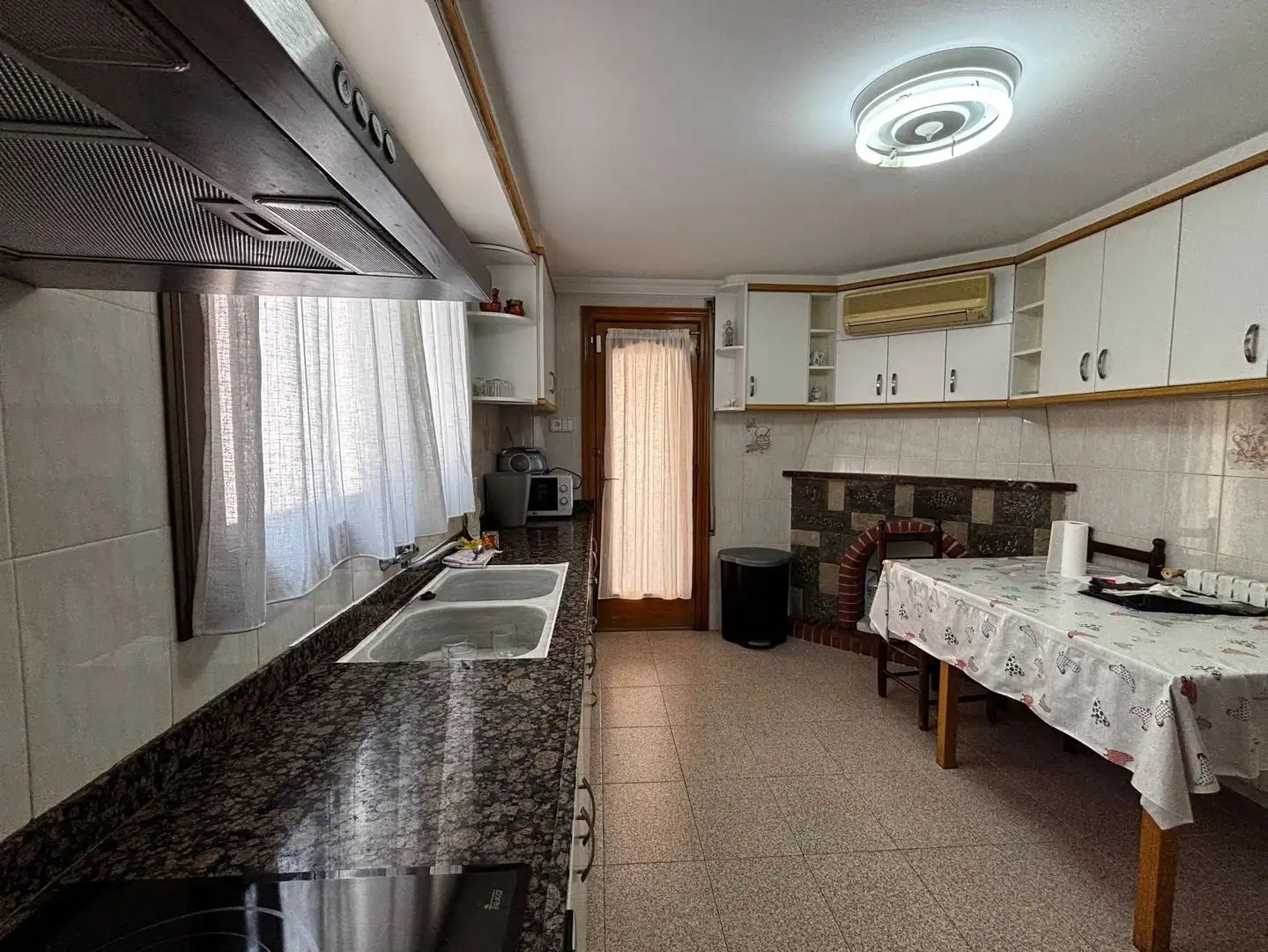 Cocina de Casa o chalet en venta en Sabadell con Aire acondicionado, Calefacción y Terraza