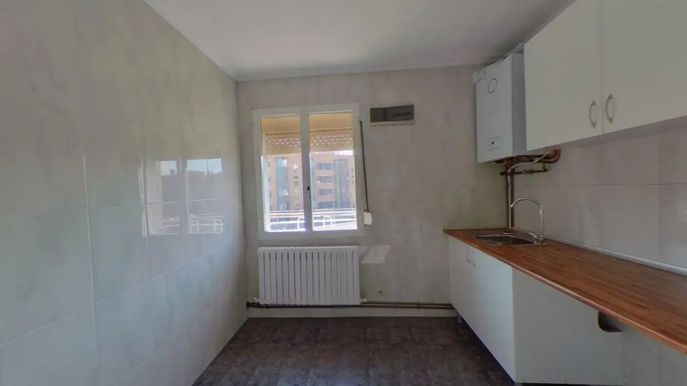 Flat for sale in SANTA ENGRACIA I / SANTA ENGRAZIA I ZEHARKALEA, Buztintxuri
