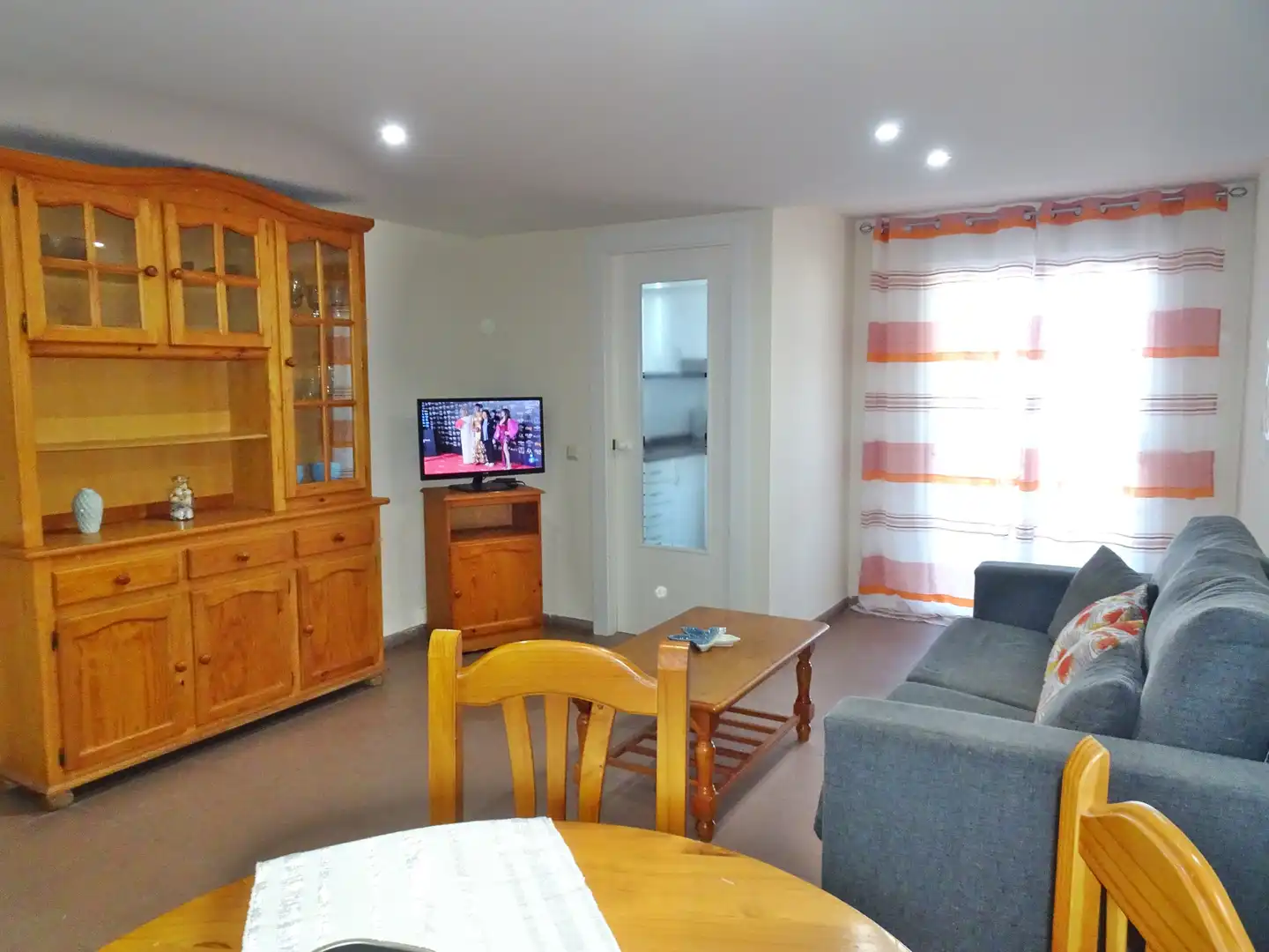 Sala de estar de Apartamento de alquiler en Gandia con Terraza, Amueblado y Horno
