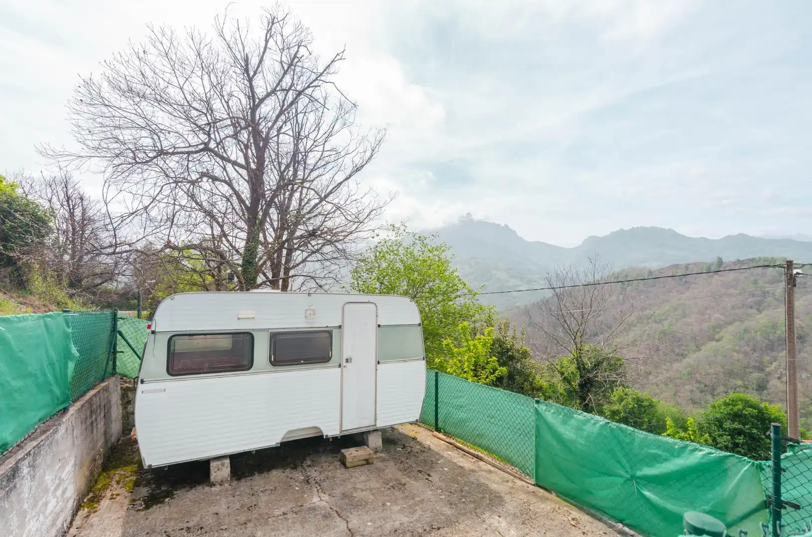 Parking de Casa adosada en venta en Laviana con Jardín privado y Amueblado