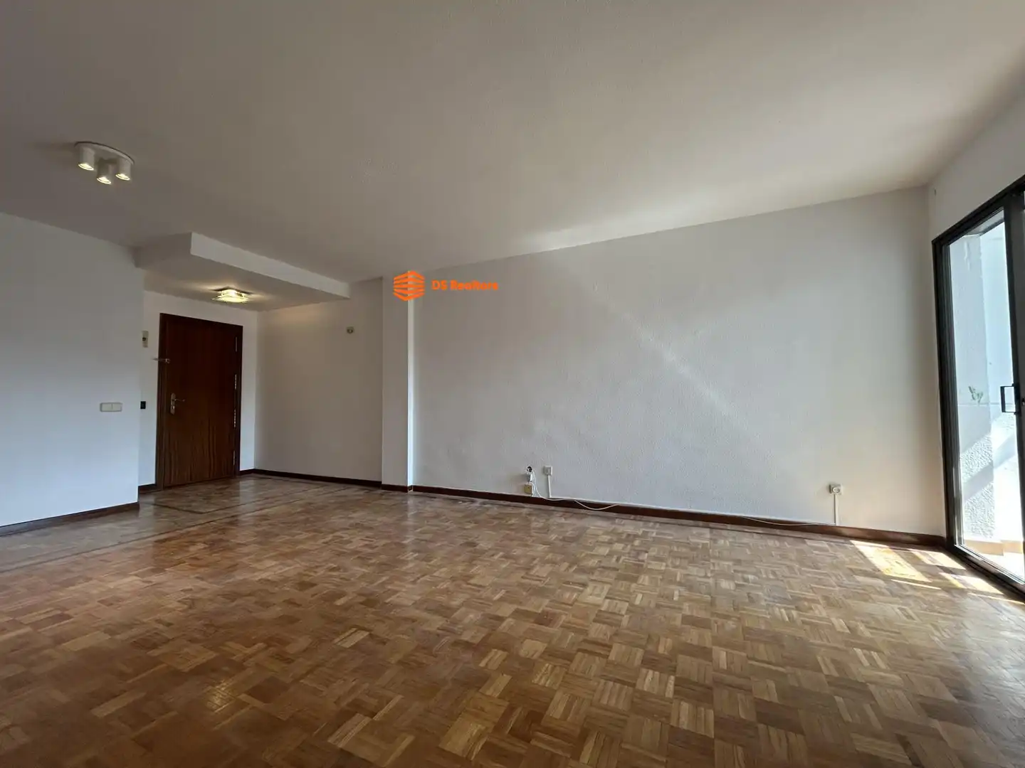 Flat for rent in Madrid  with Heating, Terrace and Storage room