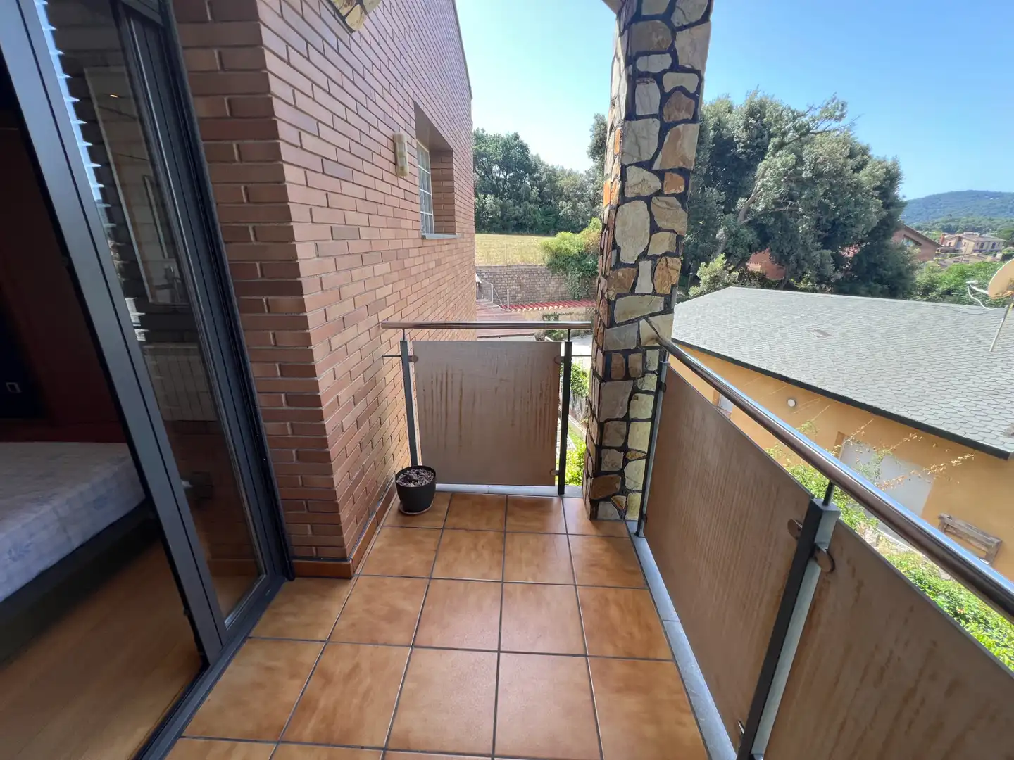 Terrassa de Casa o xalet en venda en La Roca del Vallès amb Aire condicionat, Calefacció i Jardí privat