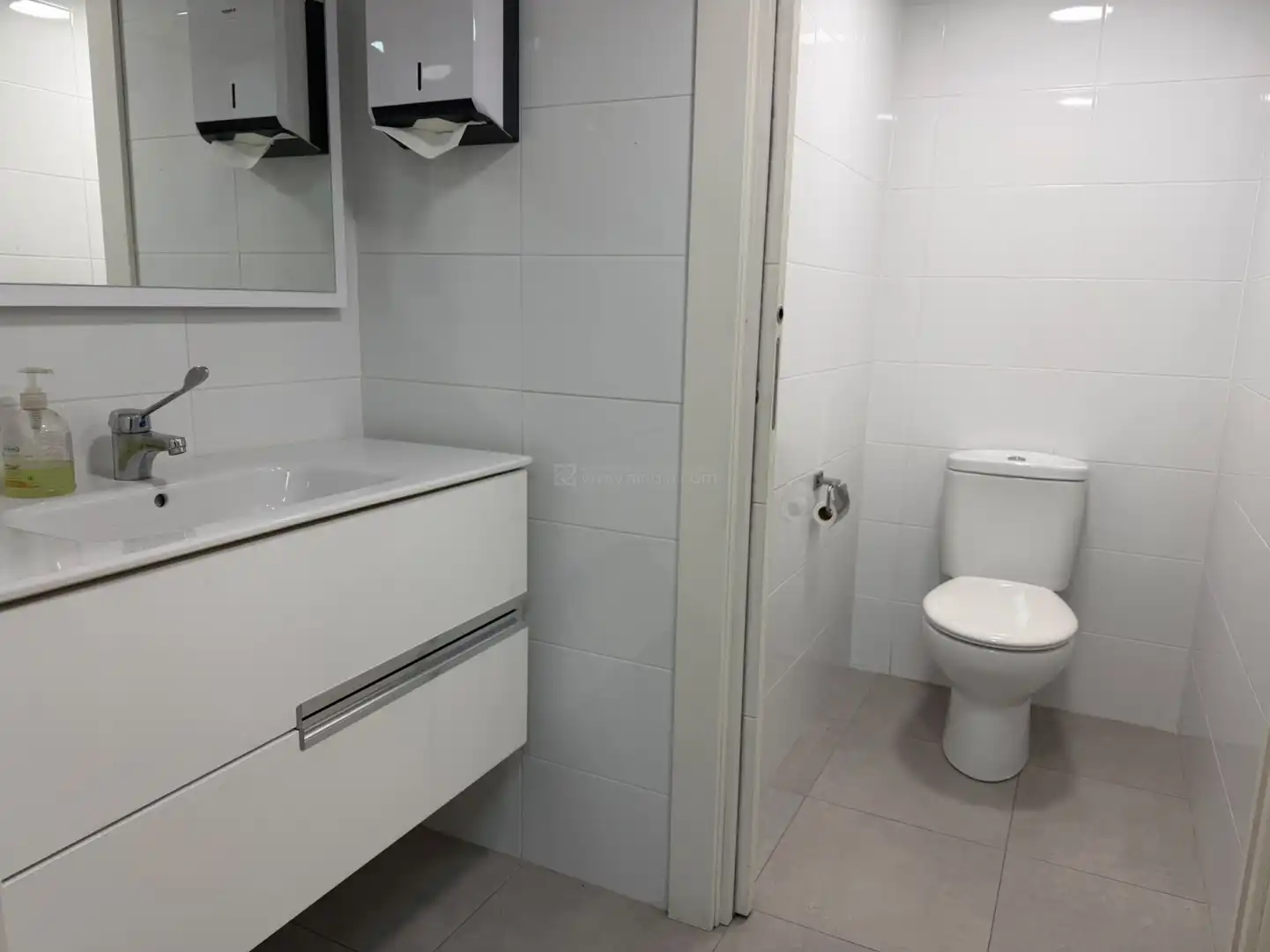 Badezimmer von Büro zur Miete in  Logroño mit Heizung