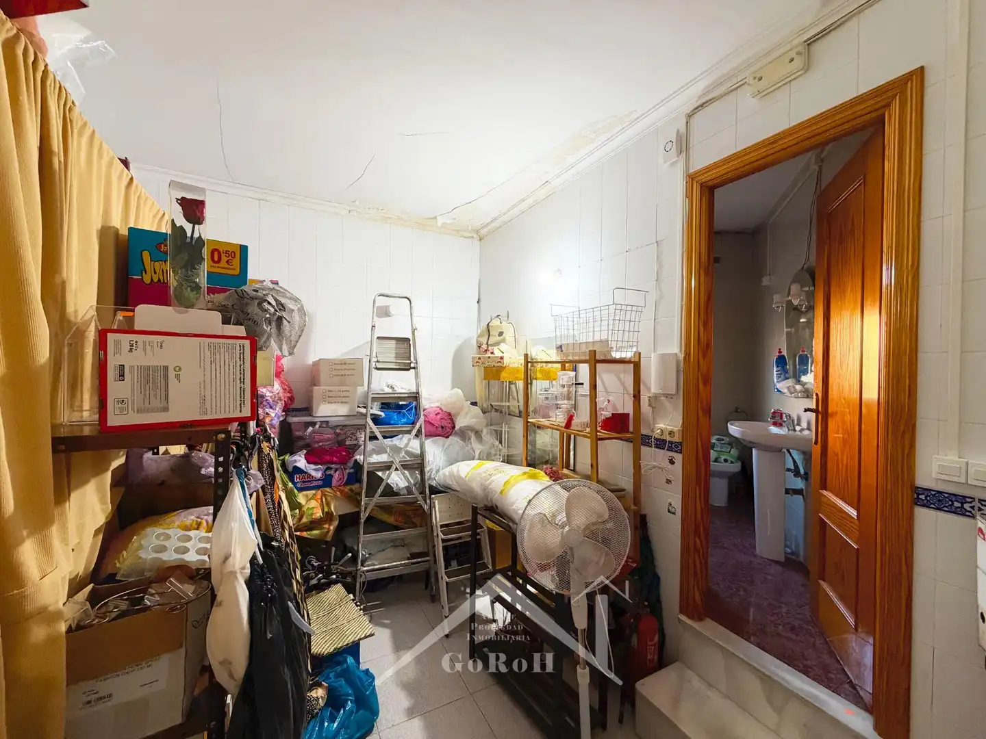 Edificio en venta en Almadén de la Plata, Sevilla