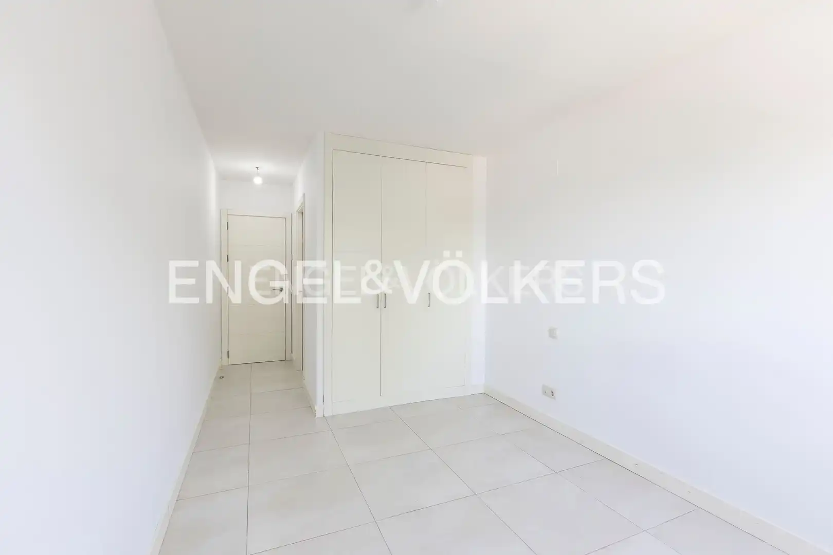 Flat for sale in Madrid  with Air Conditioner, Heating and Storage room
