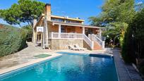 Exterior view of House or chalet for sale in Fuente El Saz de Jarama  with Air Conditioner, Heating and Private garden