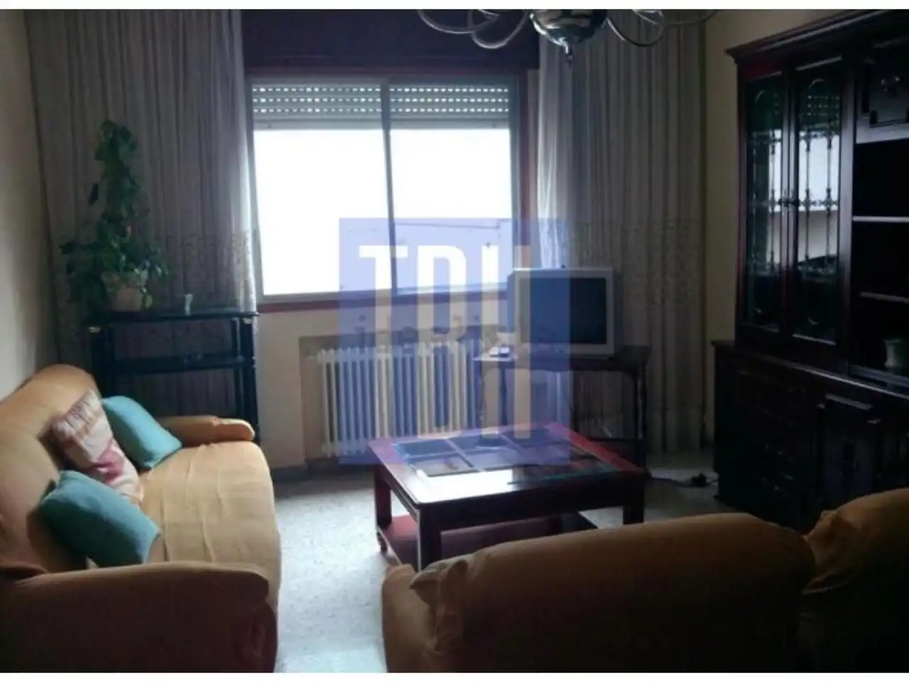 Living room of Flat for rent in Ourense Capital   with Heating, Parquet flooring and Furnished