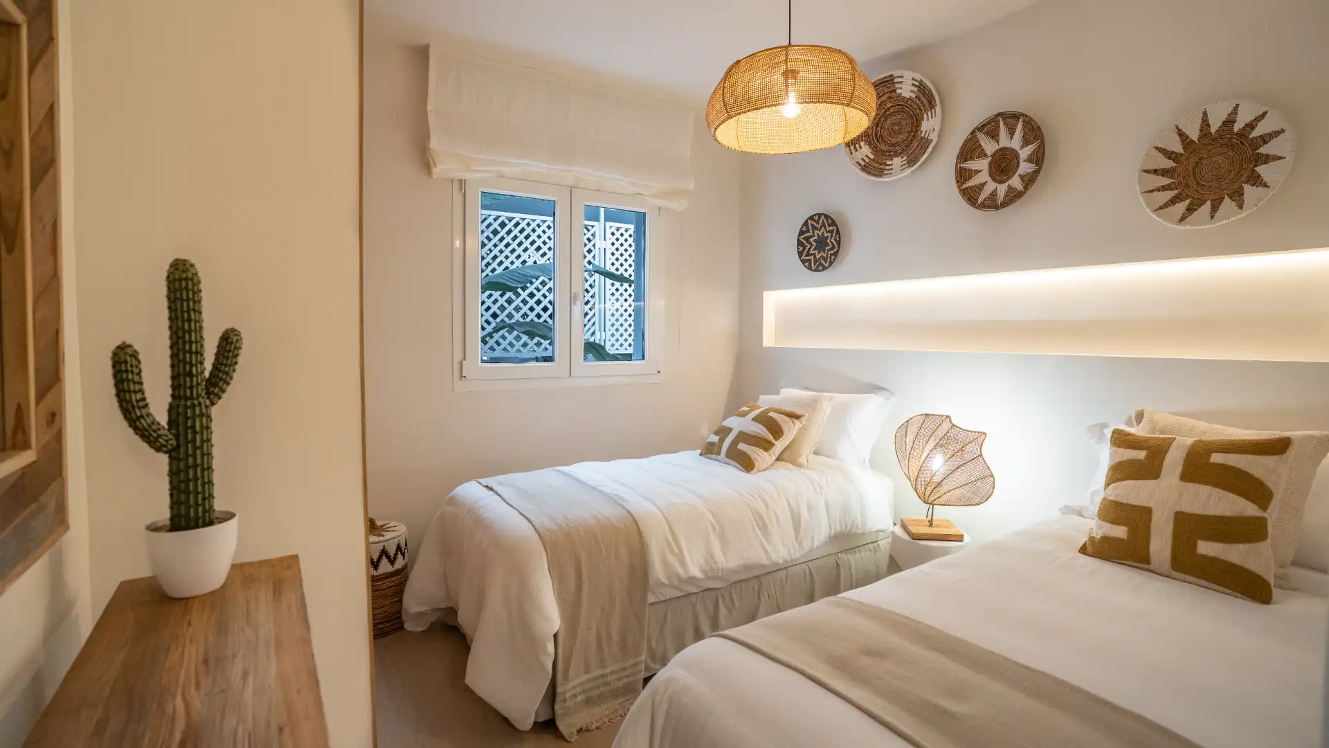Schlafzimmer von Wohnungen zur Miete in Marbella mit Klimaanlage, Heizung und Terrasse