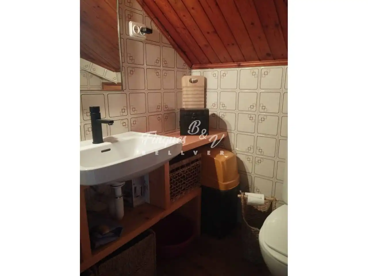 Bathroom of Attic for sale in Prats i Sansor  with Air Conditioner, Heating and Parquet flooring