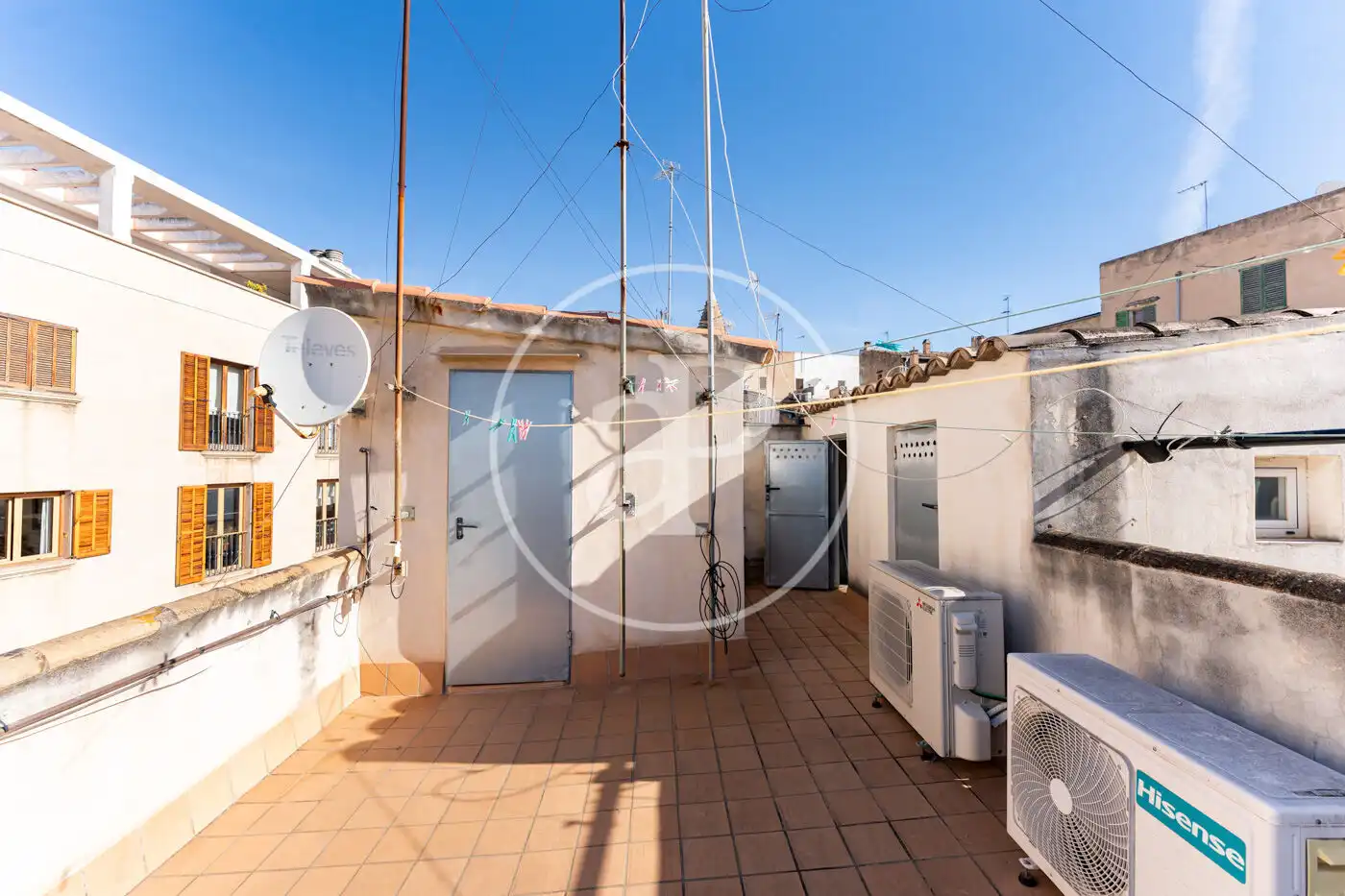 Außenansicht von Wohnung zum Verkauf in  Palma de Mallorca mit Heizung, Abstellraum und Balkon