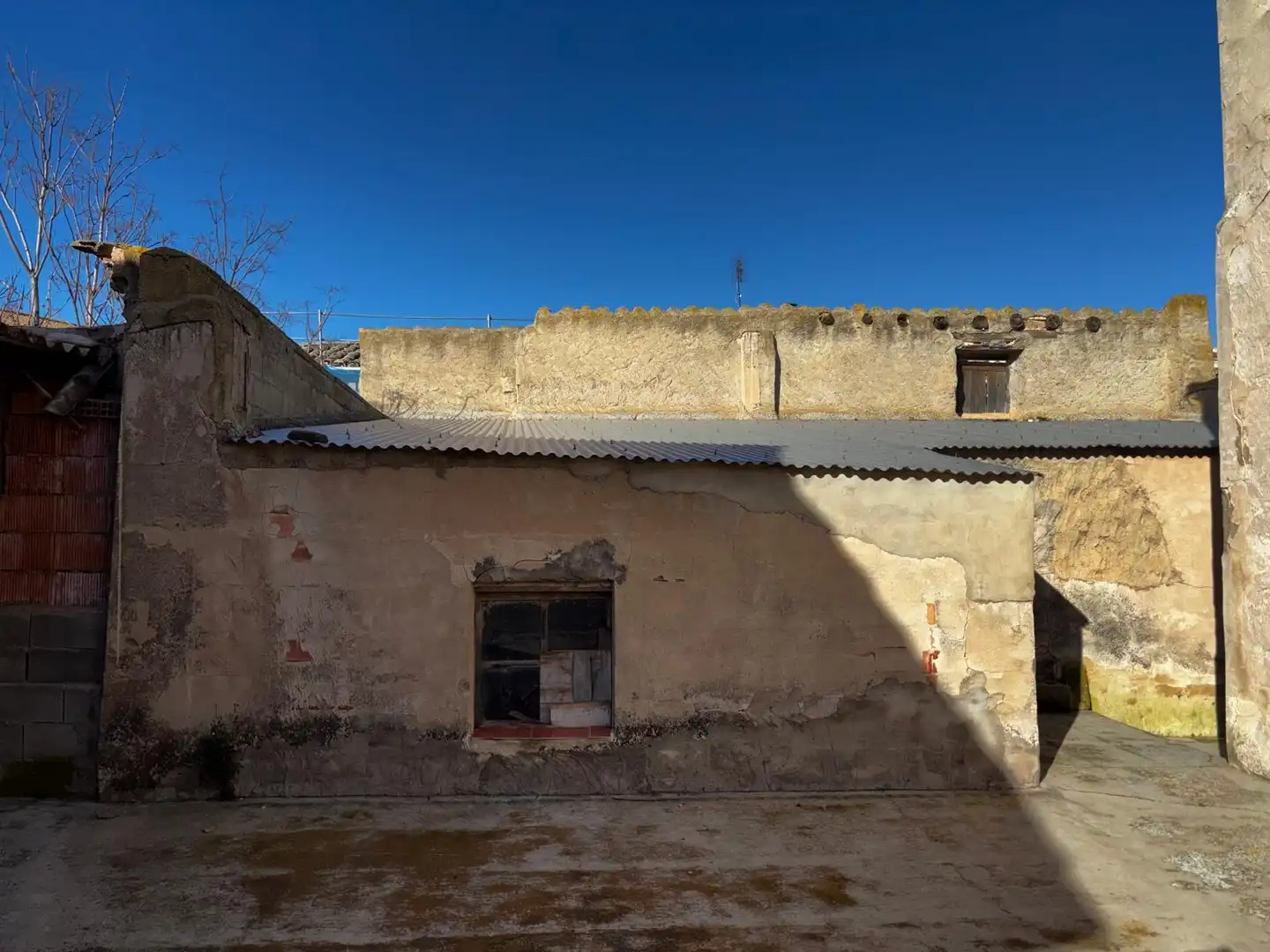 Vista exterior de Casa o xalet en venda en Agón amb Terrassa i Traster