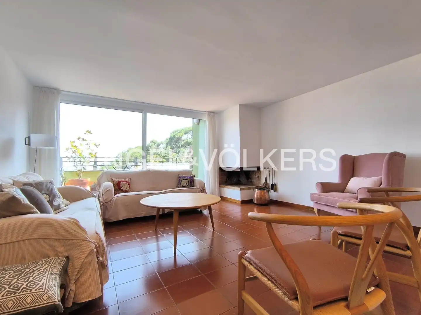 Wohnzimmer von Einfamilien-Reihenhaus zur Miete in Barcelona mit Heizung, Terrasse und Schwimmbad