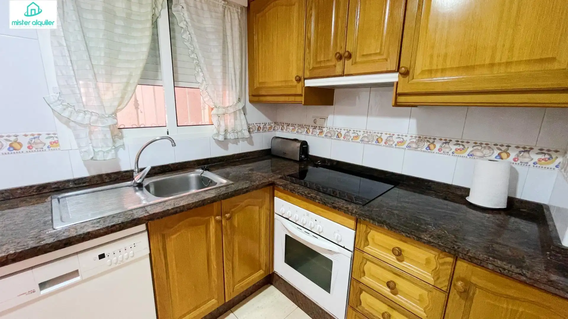 Cuina de Apartament de lloguer en El Campello amb Aire condicionat, Calefacció i Terrassa
