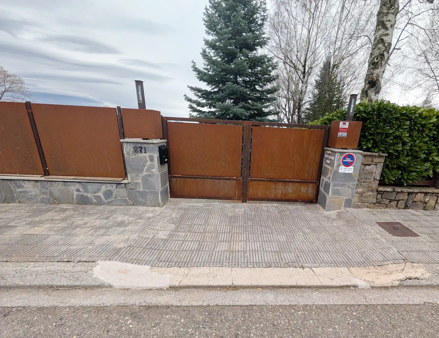 Aparcament de Casa o xalet en venda en Camprodon amb Jardí privat i Terrassa