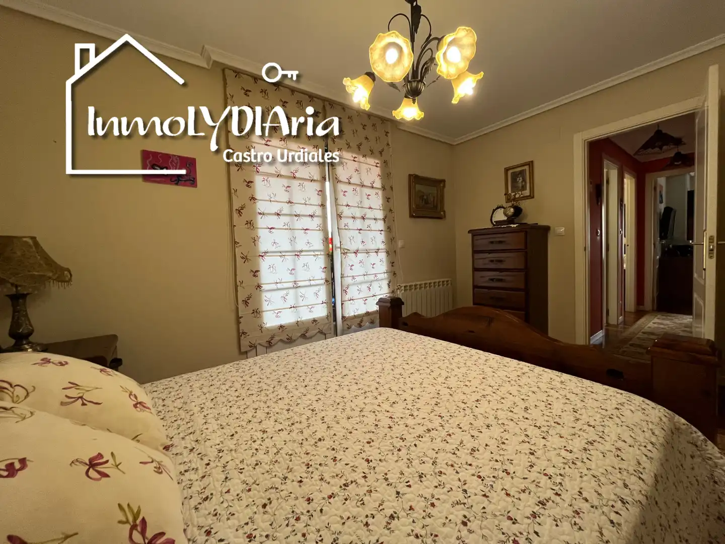 Habitación de Casa o chalet en venta en Castro-Urdiales con Calefacción, Jardín privado y Parquet