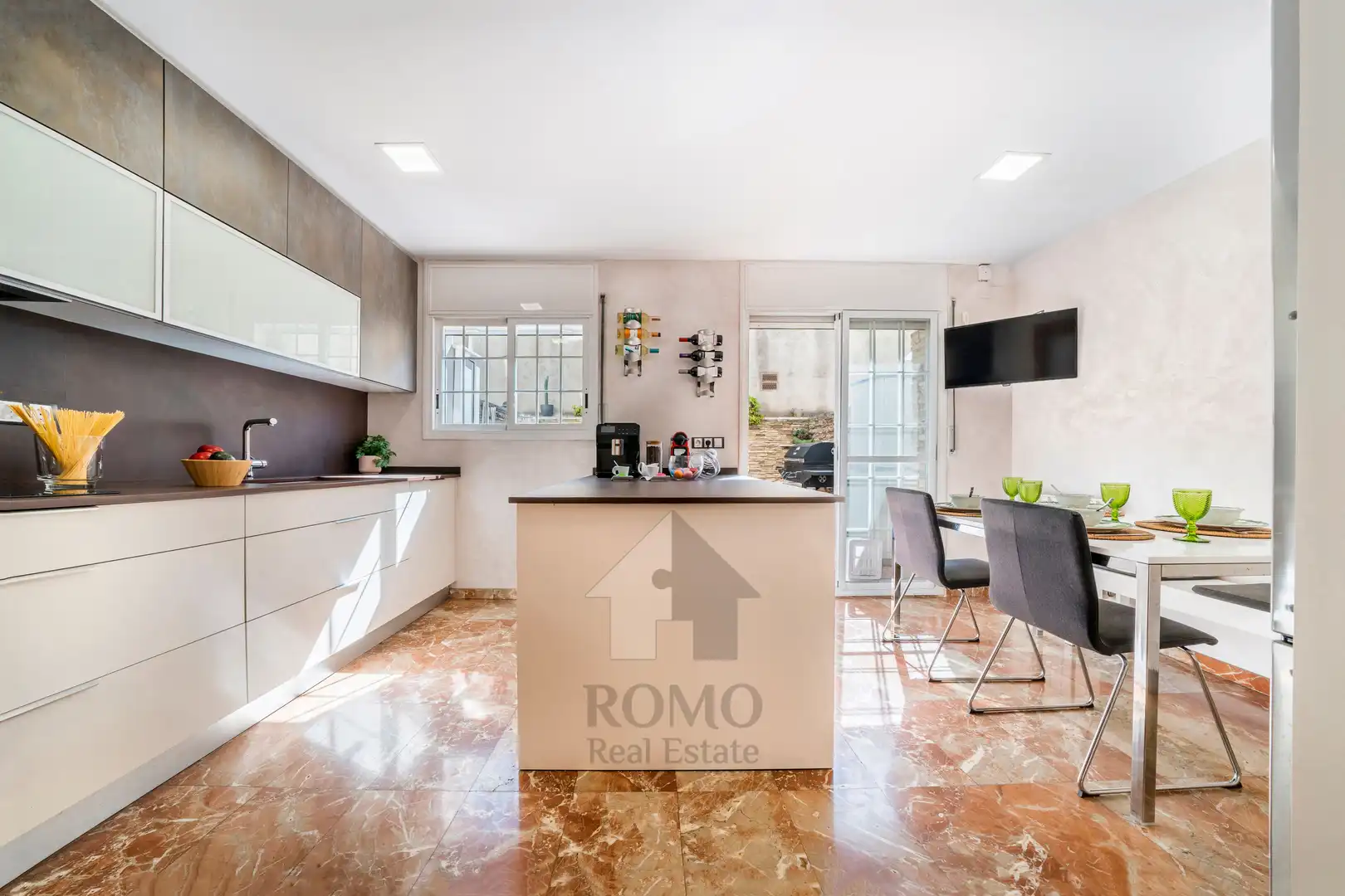 Casa adosada en venta en Plaça Ponent, La Llagosta