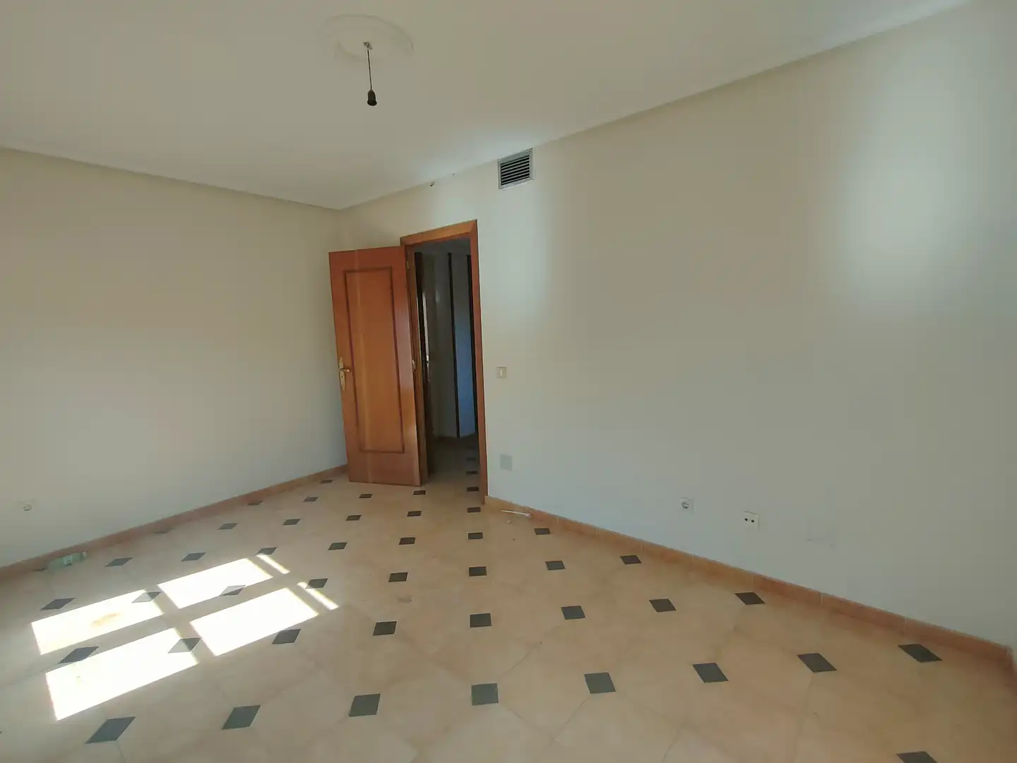 Maisonette zum Verkauf in Benavente mit Heizung, Terrasse und Balkon
