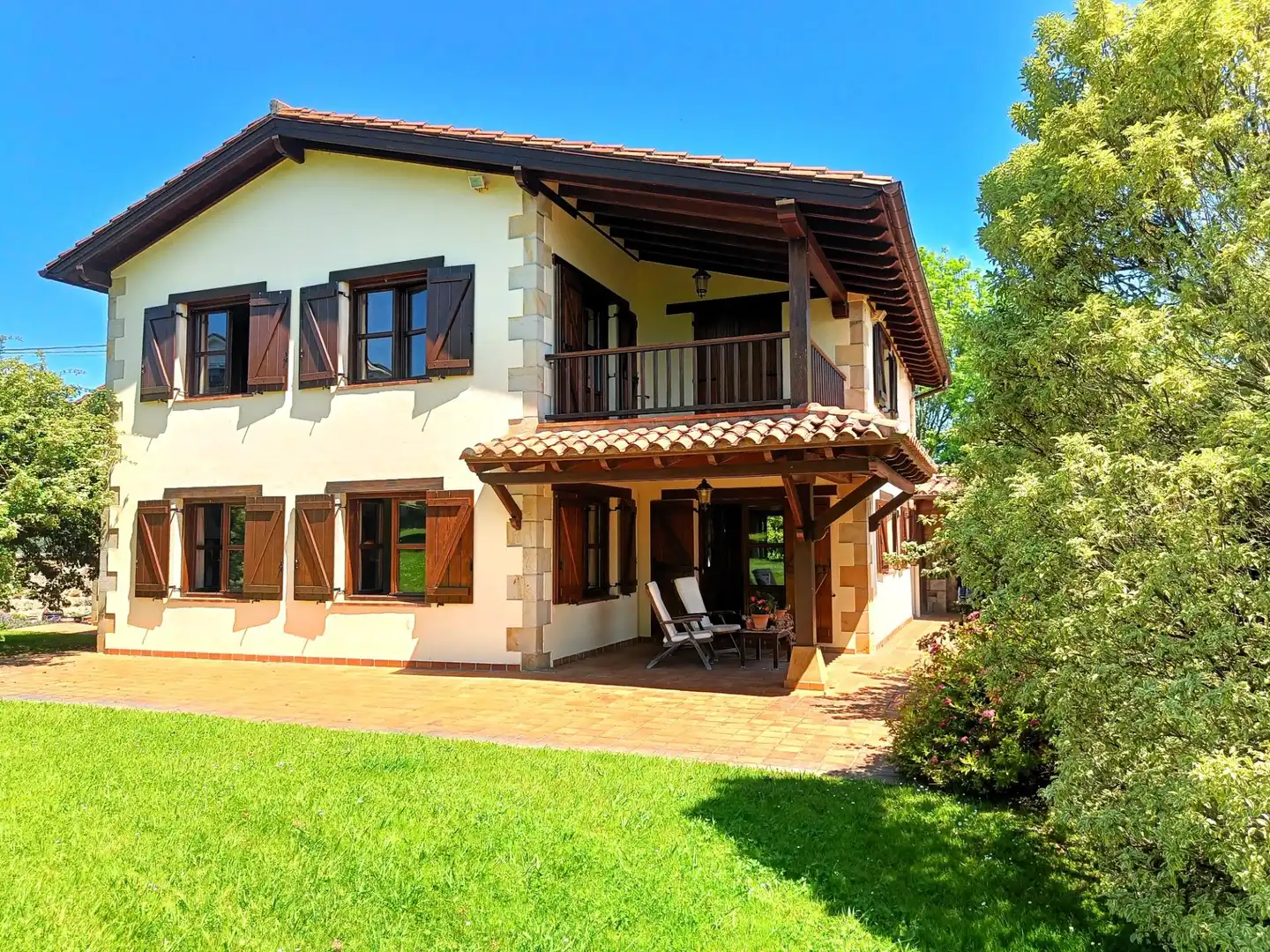 Außenansicht von Haus oder Chalet zum Verkauf in Camargo mit Heizung, Privatgarten und Terrasse
