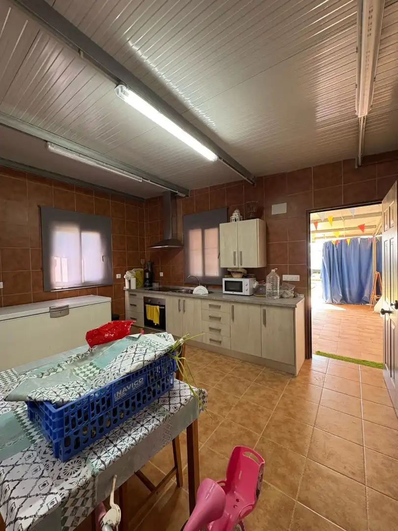 Kitchen of Houses for sale in Chiclana de la Frontera  with Air Conditioner, Private garden and Terrace