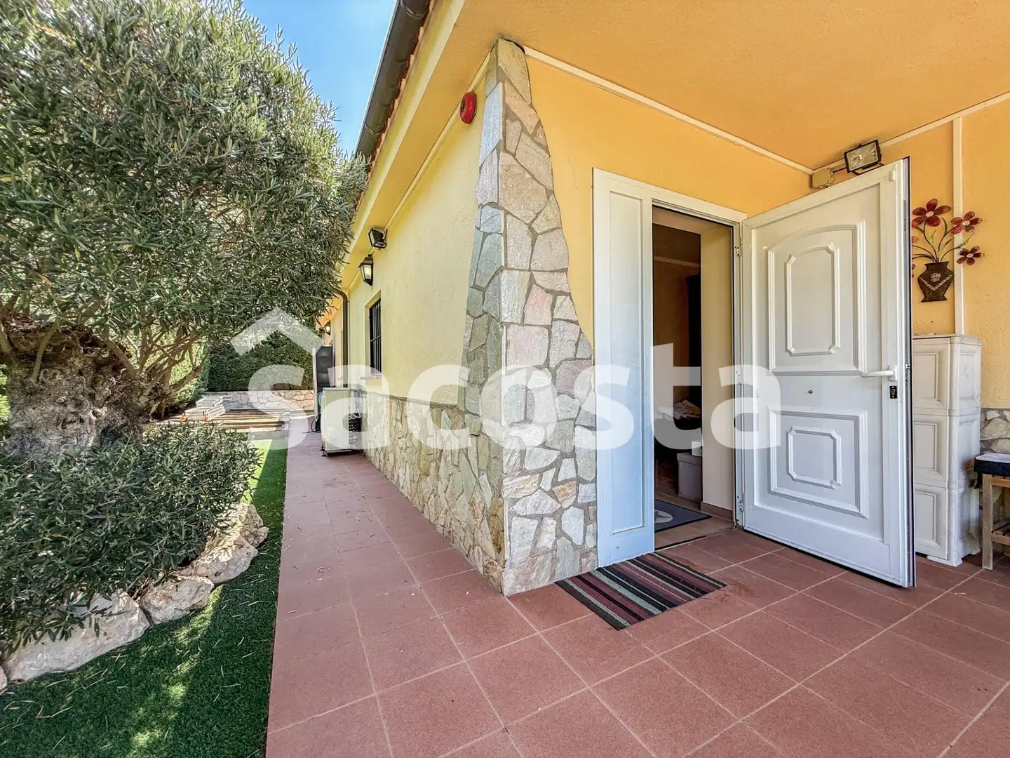Vista exterior de Casa o xalet en venda en Lloret de Mar amb Aire condicionat, Jardí privat i Parquet