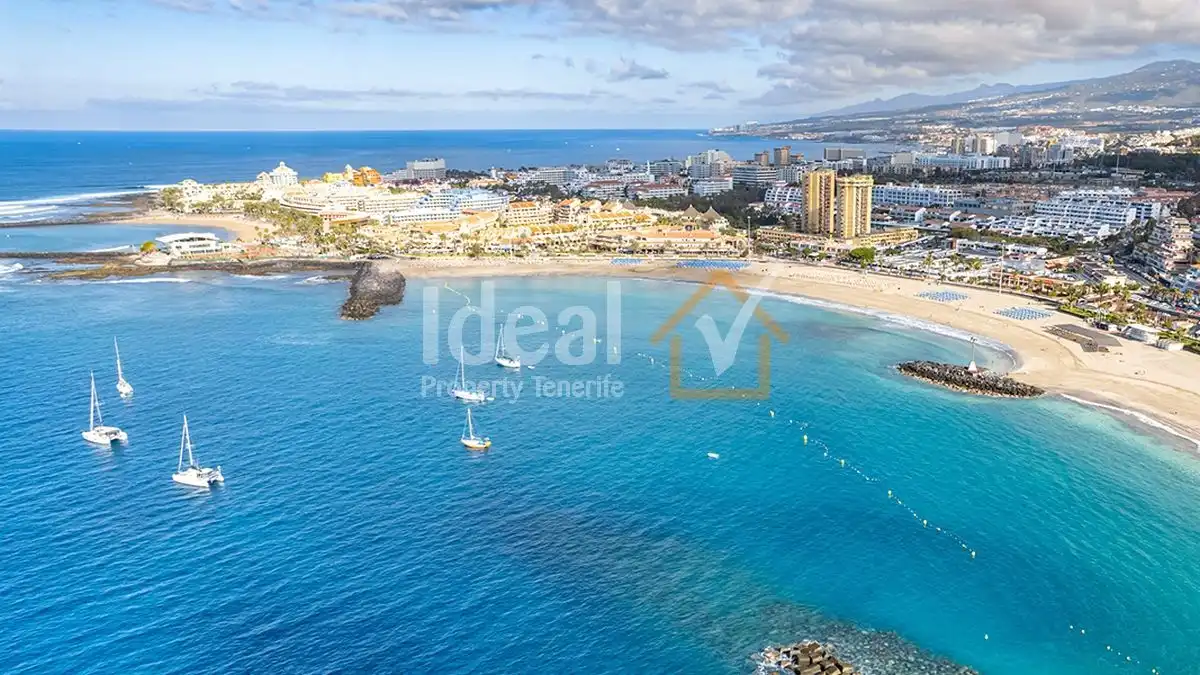 Vista exterior de Apartamento en venta en Arona con Terraza y Amueblado