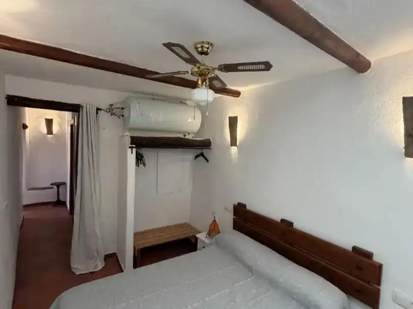 Habitación de Casa adosada en venta en Salares con Amueblado