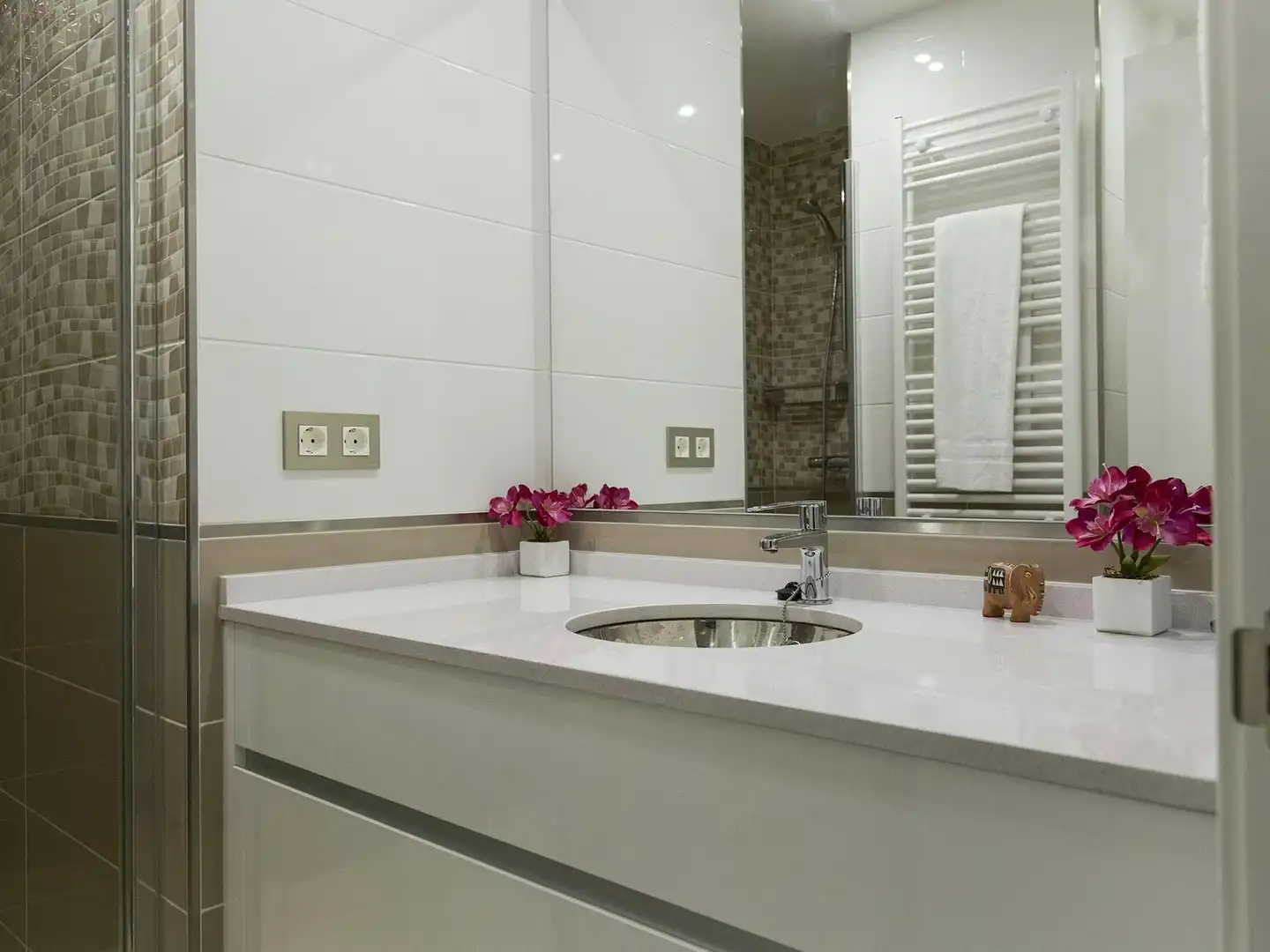 Badezimmer von Wohnung zur Miete in Madrid mit Klimaanlage, Heizung und Möbliert